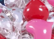 JDG分享视频：🎂哥哥们一起给小佩补过生日啦～
