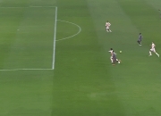⚽意甲半场：赖因德斯破门，迪巴拉扳平，丰塞卡染红，AC米兰1-1罗马