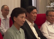 国务委员谌贻琴访问塞尔维亚期间与湖北青年星球员万项亲切交谈