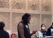 🤣哈雷尔外卖丢了 在酒店大堂一脸懵逼茫然无措……