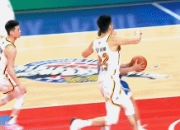 老辣！李晓旭跟防滴水不漏 纵身起飞压哨钉板大帽葛浩然